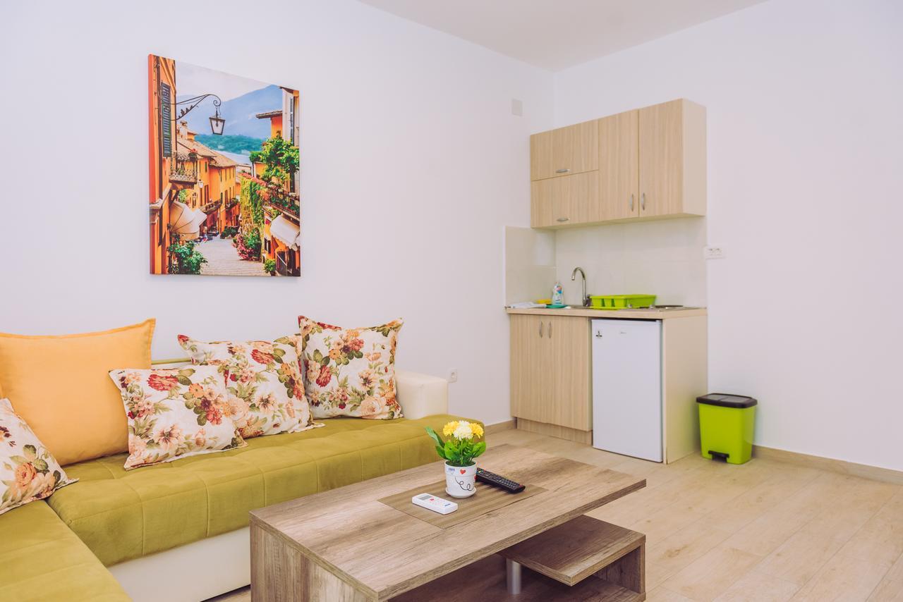 Apartments Krstovic ซูโตมอเร ภายนอก รูปภาพ