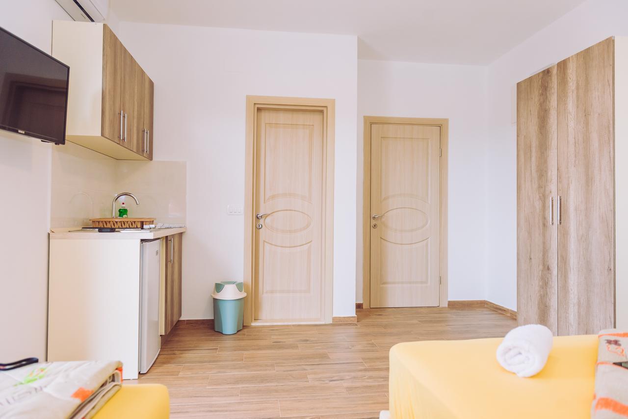 Apartments Krstovic ซูโตมอเร ภายนอก รูปภาพ