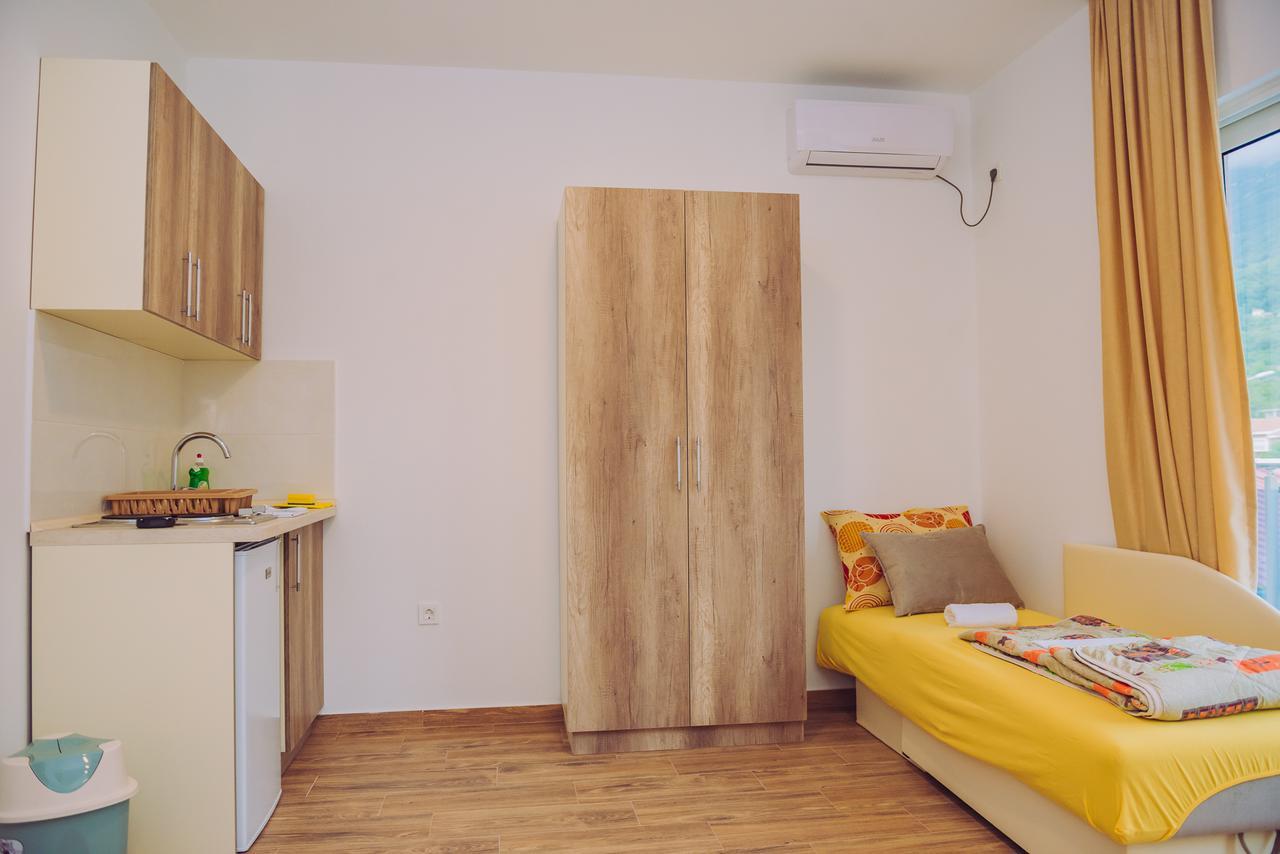 Apartments Krstovic ซูโตมอเร ภายนอก รูปภาพ