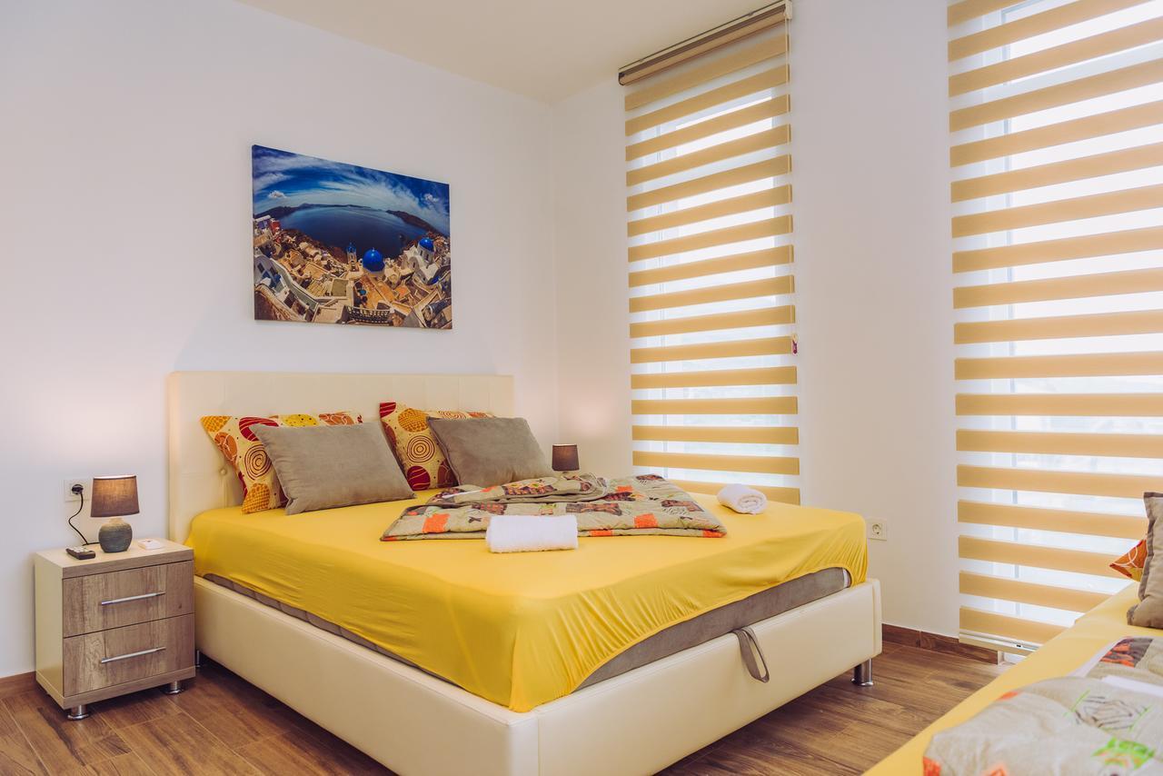Apartments Krstovic ซูโตมอเร ภายนอก รูปภาพ