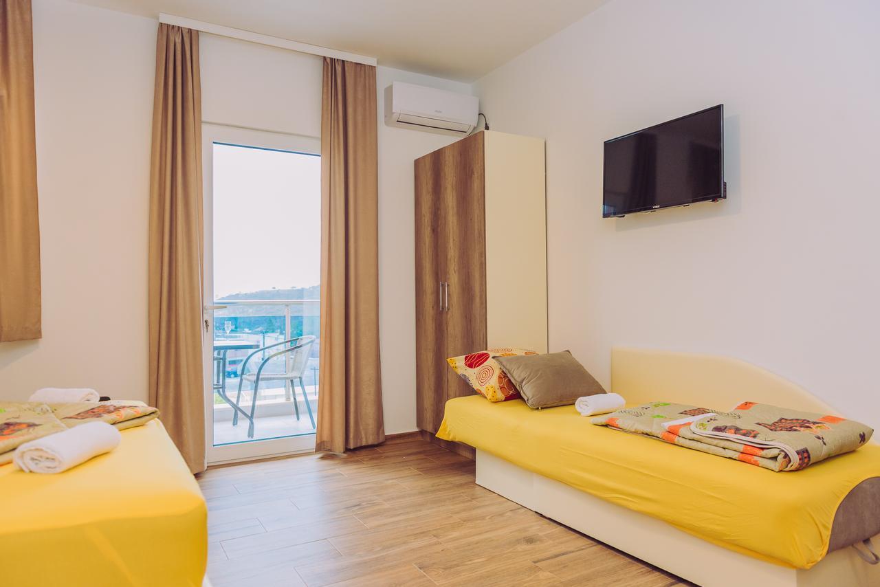 Apartments Krstovic ซูโตมอเร ภายนอก รูปภาพ