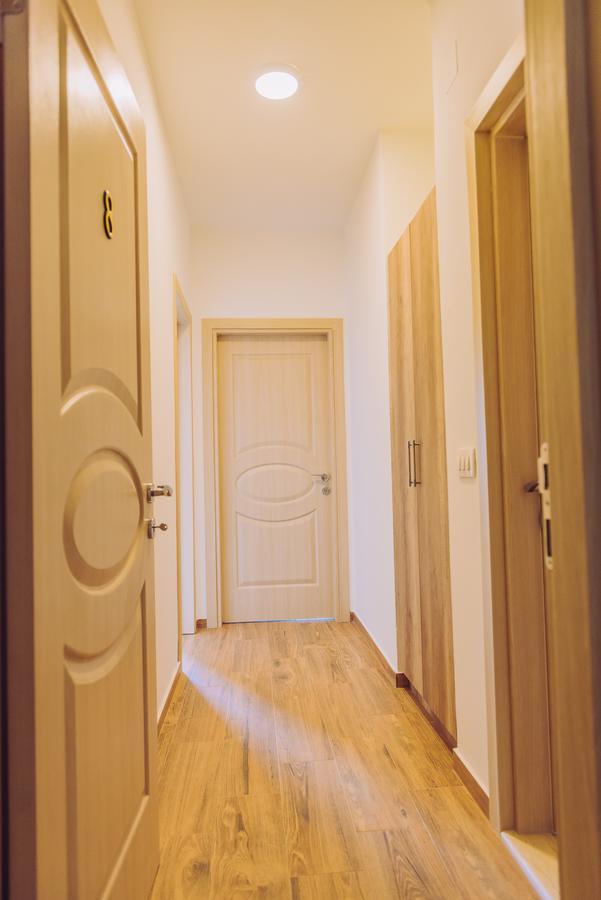 Apartments Krstovic ซูโตมอเร ภายนอก รูปภาพ