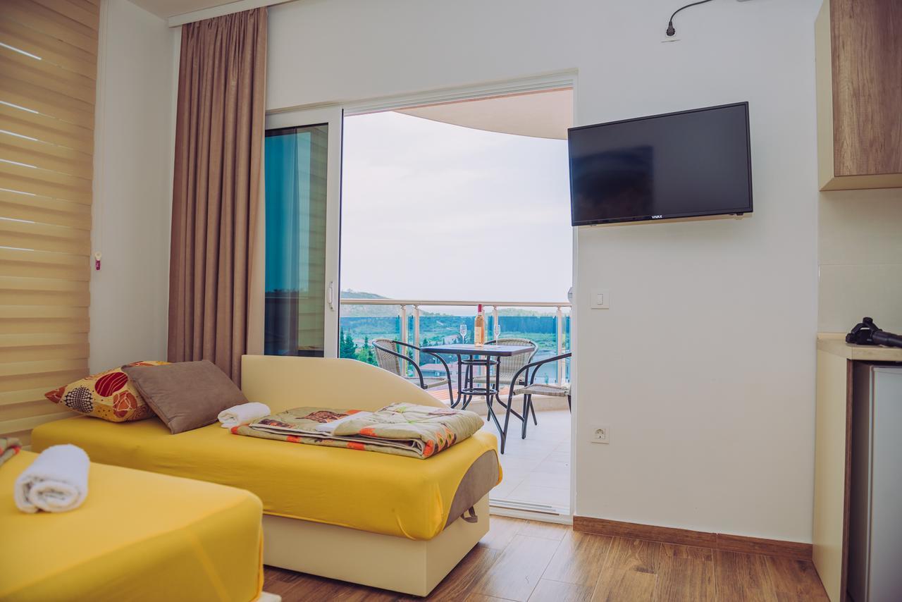 Apartments Krstovic ซูโตมอเร ภายนอก รูปภาพ